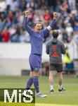 17.05.2025, Fussball 1. Bundesliga 2024/2025, 34. Spieltag,  TSG 1899 Hoffenheim - FC Bayern Mnchen, In der Pre-Zero-Arena Sinsheim. Torwart Manuel Neuer (FC Bayern Mnchen) jubel 