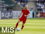 17.05.2025, Fussball 1. Bundesliga 2024/2025, 34. Spieltag,  TSG 1899 Hoffenheim - FC Bayern Mnchen, In der Pre-Zero-Arena Sinsheim. Konrad Laimer (FC Bayern Mnchen) am Ball 