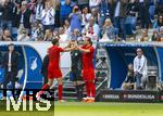 17.05.2025, Fussball 1. Bundesliga 2024/2025, 34. Spieltag,  TSG 1899 Hoffenheim - FC Bayern Mnchen, In der Pre-Zero-Arena Sinsheim. v.li: Thomas Mller (FC Bayern Mnchen) wird vom Platz geholt fr Harry Kane (FC Bayern Mnchen) 
