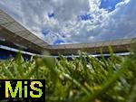 17.05.2025, Fussball 1. Bundesliga 2024/2025, 34. Spieltag,  TSG 1899 Hoffenheim - FC Bayern Mnchen, In der Pre-Zero-Arena Sinsheim. Froschperspektive vom Rasen aus.