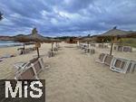13.06.2024, Beliebtes Reiseziel der Deutschen, die Balearen-Insel Mallorca (Spanien).  Regenwetter am Strand Cala Agulla bei Cala Ratjada,   