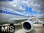 17.06.2024, Beliebtes Reiseziel der Deutschen, Mallorca. Airport Palma de Mallorca PMI, Abflug-Terminal mit dem Flugzeug der Condor Airways. Airbus A320-200 Hans, mit dem Retro-Design-Aufdruck erinnert der Condor-Airbus mit der Kennung D-AICH an die Anfnge des Ferienflugs.