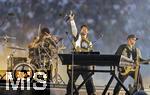 31.05.2025,  Fussball UEFA Championsleague Finale 2025:  Paris St. Germain - Inter Mailand, in der Allianz-Arena Mnchen. Erffnungs-Show mit der US-Band Linkin Park. Mike Shinoda, Emily Armstrong (Sngerin), Brad Delson, Dave Phoenix Farrell, Joe Hahn, Colin Brittain (Schlagzeug)
