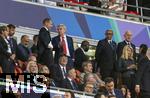 31.05.2025,  Fussball UEFA Championsleague Finale 2025:  Paris St. Germain - Inter Mailand, in der Allianz-Arena Mnchen.  v.liL: UEFA Prsident Aleksander Ceferin, Ex-IOC-Prsident Thomas Bach im Gesprch. re: DFB Prsident Bernd Neuendorf (Deutschland), unten: Bayerischer Ministerprsident Markus Sder (CDU, Deutschland), 