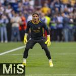 31.05.2025,  Fussball UEFA Championsleague Finale 2025:  Paris St. Germain - Inter Mailand, in der Allianz-Arena Mnchen.  Torwart Yann Sommer (Inter Mailand) wrmt sich auf., 