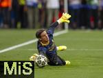 31.05.2025,  Fussball UEFA Championsleague Finale 2025:  Paris St. Germain - Inter Mailand, in der Allianz-Arena Mnchen.  Torwart Yann Sommer (Inter Mailand) wrmt sich auf., 