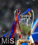 31.05.2025,  Fussball UEFA Championsleague Finale 2025:  Paris St. Germain - Inter Mailand, in der Allianz-Arena Mnchen. Siegerehrung des Championsleague-Siegers Paris St. Germain,  Spieler stemmen den Pokal hoch.  