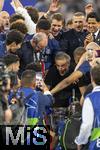 31.05.2025,  Fussball UEFA Championsleague Finale 2025:  Paris St. Germain - Inter Mailand, in der Allianz-Arena Mnchen. Siegerehrung des Championsleague-Siegers Paris St. Trainer Luis Enrique (FC Paris Saint-Germain) reckt gleich den Pokal in die Hhe. 