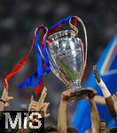 31.05.2025,  Fussball UEFA Championsleague Finale 2025:  Paris St. Germain - Inter Mailand, in der Allianz-Arena Mnchen. Siegerehrung des Championsleague-Siegers Paris St. Germain,  Spieler stemmen den Pokal hoch.