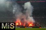 31.05.2025,  Fussball UEFA Championsleague Finale 2025:  Paris St. Germain - Inter Mailand, in der Allianz-Arena Mnchen.  Fans Paris brennen Pyrotechnik ab