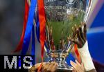 31.05.2025,  Fussball UEFA Championsleague Finale 2025:  Paris St. Germain - Inter Mailand, in der Allianz-Arena Mnchen. Siegerehrung des Championsleague-Siegers Paris St. Germain,  Spieler stemmen den Pokal hoch. 