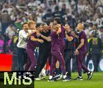 31.05.2025,  Fussball UEFA Championsleague Finale 2025:  Paris St. Germain - Inter Mailand, in der Allianz-Arena Mnchen. Nach Spielschluss frenetischer Jubel bei dem Trainerteam von Paris, mit Trainer Luis Enrique (mitte, FC Paris Saint-Germain) 