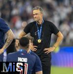 31.05.2025,  Fussball UEFA Championsleague Finale 2025:  Paris St. Germain - Inter Mailand, in der Allianz-Arena Mnchen. Siegerehrung des Championsleague-Siegers Paris St. Germain, Trainer Luis Enrique (FC Paris Saint-Germain) mit der Medaille.