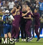31.05.2025,  Fussball UEFA Championsleague Finale 2025:  Paris St. Germain - Inter Mailand, in der Allianz-Arena Mnchen. Nach Spielschluss frenetischer Jubel bei dem Trainerteam von Paris, mit Trainer Luis Enrique (mitte, FC Paris Saint-Germain) 