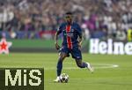 31.05.2025,  Fussball UEFA Championsleague Finale 2025:  Paris St. Germain - Inter Mailand, in der Allianz-Arena Mnchen.  Nuno Mendes (FC Paris Saint-Germain) am Ball 
