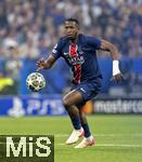 31.05.2025,  Fussball UEFA Championsleague Finale 2025:  Paris St. Germain - Inter Mailand, in der Allianz-Arena Mnchen. Willian Pacho (FC Paris Saint-Germain) am Ball 