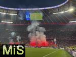 31.05.2025,  Fussball UEFA Championsleague Finale 2025:  Paris St. Germain - Inter Mailand, in der Allianz-Arena Mnchen. Pyro von den Pariser Fans