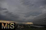 04.06.2025, Fussball UEFA Nations League 2024/25,  Halbfinale, Deutschland - Portugal, in der Allianz-Arena Mnchen. Schlechtes Wetter ber dem Arena Dach