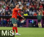 04.06.2025, Fussball UEFA Nations League 2024/25,  Halbfinale, Deutschland - Portugal, in der Allianz-Arena Mnchen. Cristiano Ronaldo (Portugal) gibt Anweisungen.
