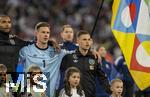 04.06.2025, Fussball UEFA Nations League 2024/25,  Halbfinale, Deutschland - Portugal, in der Allianz-Arena Mnchen. Aufstellung zur Nationalhymne, von links:  Jonathan Tah (Deutschland), Torwart Marc Andre ter-Stegen (Deutschland), Josua Kimmich (Deutschland) mit seinem Sohn unten 