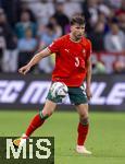 04.06.2025, Fussball UEFA Nations League 2024/25,  Halbfinale, Deutschland - Portugal, in der Allianz-Arena Mnchen. Ruben Dias (Portugal) am Ball 