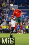 04.06.2025, Fussball UEFA Nations League 2024/25,  Halbfinale, Deutschland - Portugal, in der Allianz-Arena Mnchen. li: Jonathan Tah (Deutschland) gegen den hochfliegenden Cristiano Ronaldo (Portugal) 