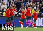 04.06.2025, Fussball UEFA Nations League 2024/25,  Halbfinale, Deutschland - Portugal, in der Allianz-Arena Mnchen. Torjubel Cristiano Ronaldo (mitte, Portugal) mit Nuno Mendes (Portugal), 