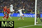 05.06.2025, Fussball UEFA Nations League 2024/25,  Halbfinale, Spanien - Frankreich, in der MHP-Arena Stuttgart, Randal Kolo Muani (Frankreich) trifft zum 5:4 gegen Torwart Simon Unai (Spanien) 