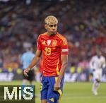 05.06.2025, Fussball UEFA Nations League 2024/25,  Halbfinale, Spanien - Frankreich, in der MHP-Arena Stuttgart, Lamine Yamal (Spanien) nachdenklich 