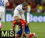 05.06.2025, Fussball UEFA Nations League 2024/25,  Halbfinale, Spanien - Frankreich, in der MHP-Arena Stuttgart,  Theo Hernandez (Frankreich) gegen Lamine Yamal (Spanien) 