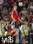 05.06.2025, Fussball UEFA Nations League 2024/25,  Halbfinale, Spanien - Frankreich, in der MHP-Arena Stuttgart,  Dani Olmo (Spanien) am Ball 