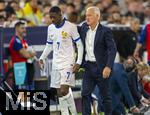 05.06.2025, Fussball UEFA Nations League 2024/25,  Halbfinale, Spanien - Frankreich, in der MHP-Arena Stuttgart,  v.li: Ousmane Dembele (Frankreich) und Trainer Didier Deschamps (Frankreich) 