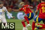 05.06.2025, Fussball UEFA Nations League 2024/25,  Halbfinale, Spanien - Frankreich, in der MHP-Arena Stuttgart,  Theo Hernandez (Frankreich) gegen Lamine Yamal (Spanien) 
