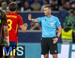 05.06.2025, Fussball UEFA Nations League 2024/25,  Halbfinale, Spanien - Frankreich, in der MHP-Arena Stuttgart,  Schiedsrichter Michael Oliver