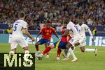 05.06.2025, Fussball UEFA Nations League 2024/25,  Halbfinale, Spanien - Frankreich, in der MHP-Arena Stuttgart,  li: Nico Williams (Spanien), Pierre Kalulu (Frankreich), Ibrahima Konate (Frankreich) 