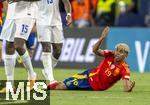 05.06.2025, Fussball UEFA Nations League 2024/25,  Halbfinale, Spanien - Frankreich, in der MHP-Arena Stuttgart,  Lamine Yamal (Spanien) am Boden.