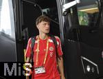 15.06.2025, FIFA Club World Cup 2025, Gruppe C, FC Bayern Mnchen - Auckland City, im TQL Stadium, Cincinnati (USA), Spieler steigen aus dem Mannschaftsbus, Maurice Krattenmacher (FC Bayern Mnchen) 