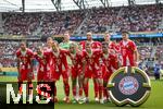 15.06.2025, FIFA Club World Cup 2025, Gruppe C, FC Bayern Mnchen - Auckland City, im TQL Stadium, Cincinnati (USA), Mannschaftsfoto FCB,  v.li: Michael Olise (FC Bayern Mnchen), Raphael Guerreiro (FC Bayern Mnchen), Joshua Kimmich (FC Bayern Mnchen), Harry Kane (FC Bayern Mnchen), Torwart Manuel Neuer (FC Bayern Mnchen), Sacha Boey (FC Bayern Mnchen), Jonathan Tah (FC Bayern Mnchen), Thomas Mller (FC Bayern Mnchen), Kingsley Coman (FC Bayern Mnchen), Josip Stanisic (Bayern Mnchen), Aleksandar Pavlovic (Bayern Mnchen)  