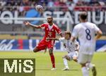 15.06.2025, FIFA Club World Cup 2025, Gruppe C, FC Bayern Mnchen - Auckland City, im TQL Stadium, Cincinnati (USA), v.li: Jonathan Tah (FC Bayern Mnchen) gegen Myer Bevan (Auckland).
