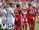 15.06.2025, FIFA Club World Cup 2025, Gruppe C, FC Bayern Mnchen - Auckland City, im TQL Stadium, Cincinnati (USA), Torjubel, Thomas Mller (FC Bayern Mnchen), Jamal Musiala (FC Bayern Mnchen), Josip Stanisic (Bayern Mnchen) 