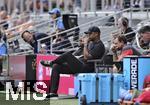 15.06.2025, FIFA Club World Cup 2025, Gruppe C, FC Bayern Mnchen - Auckland City, im TQL Stadium, Cincinnati (USA), Trainer Vincent Kompany (FC Bayern Mnchen) auf seinem Stuhl am Spielfeldrand 
