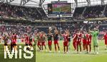 15.06.2025, FIFA Club World Cup 2025, Gruppe C, FC Bayern Mnchen - Auckland City, im TQL Stadium, Cincinnati (USA), Schlussjubel der Bayernspieler nach dem 10:0 Sieg, Konrad Laimer (FC Bayern Mnchen), Dayot Upamecano (FC Bayern Mnchen), Joao Palhinha (FC Bayern Mnchen), Maurice Krattenmacher (FC Bayern Mnchen), David Santos Daiber (Bayern Mnchen), Leon Goretzka (FC Bayern Mnchen), Joshua Kimmich (FC Bayern Mnchen), Aleksandar Pavlovic (Bayern Mnchen) , Adam Aznou (Bayern Mnchen). 