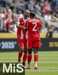 15.06.2025, FIFA Club World Cup 2025, Gruppe C, FC Bayern Mnchen - Auckland City, im TQL Stadium, Cincinnati (USA), v.li: Jonathan Tah (FC Bayern Mnchen) und Dayot Upamecano (FC Bayern Mnchen) 