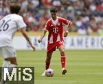15.06.2025, FIFA Club World Cup 2025, Gruppe C, FC Bayern Mnchen - Auckland City, im TQL Stadium, Cincinnati (USA),  Aleksandar Pavlovic (Bayern Mnchen)  am Ball 