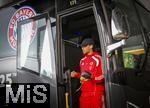 15.06.2025, FIFA Club World Cup 2025, Gruppe C, FC Bayern Mnchen - Auckland City, im TQL Stadium, Cincinnati (USA), Leroy Sane (Bayern Mnchen) steigt aus dem Mannschaftsbus.