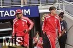15.06.2025, FIFA Club World Cup 2025, Gruppe C, FC Bayern Mnchen - Auckland City, im TQL Stadium, Cincinnati (USA), David Santos Daiber (re, Bayern Mnchen) und Sacha Boey (li, FC Bayern Mnchen) kommen ins Stadion.