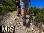 21.06.2025, Wandern im Allgu bei Oberjoch, Aufstieg, Urlauber wandern am Berg Iseler,  Er ist der Hausberg von Oberjoch und Bad Hindelang. (Modelreleased)  