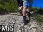21.06.2025, Wandern im Allgu bei Oberjoch, Aufstieg, Urlauber wandern am Berg Iseler,  Er ist der Hausberg von Oberjoch und Bad Hindelang. (Modelreleased)  