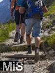 21.06.2025, Wandern im Allgu bei Oberjoch, Urlauber wandern am Berg Iseler,  Er ist der Hausberg von Oberjoch und Bad Hindelang. (Modelreleased)  