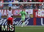 24.06.2025, FIFA Club World Cup 2025, Gruppe C, Benfica Lissabon - FC Bayern Mnchen, im Bank of America Stadium (Charlotte, NC), Torwart Manuel Neuer (FC Bayern Mnchen) unzufrieden.